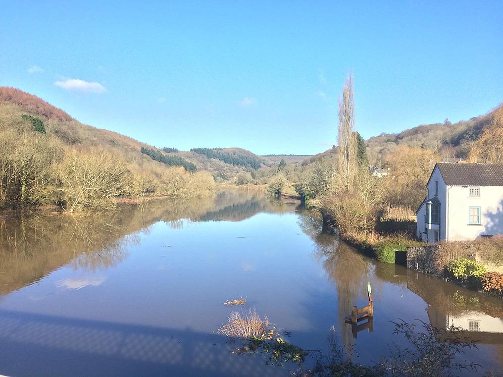 The river Wye at Brockweir rising water levels 4